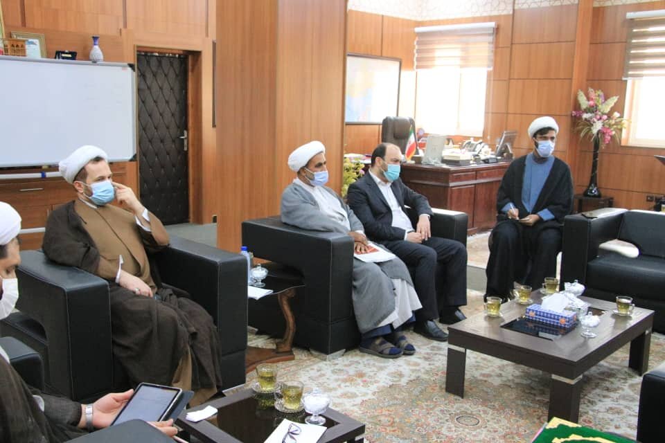 نشست آیت‌الله اعرافی با استاندار هرمزگان