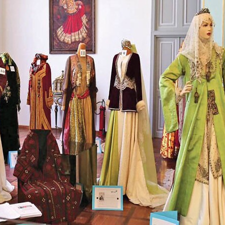 پوشش زنان و مردان در دوره اشکانیان چگونه بوده است ؟