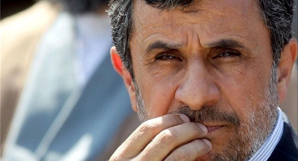درخواست چهره اصولگرا برای محاکمه علنی احمدی‌نژاد