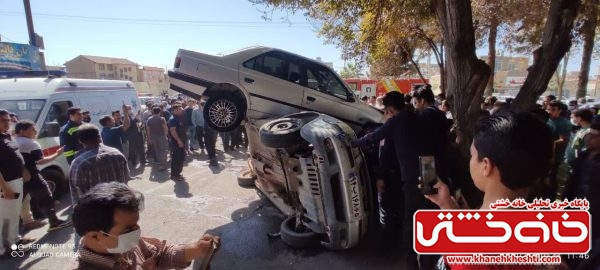 پرواز ۴۰۵ بر روی ۳ خودرو در میدان آیت‌الله صدر رفسنجان