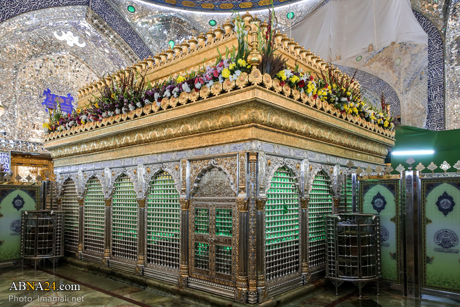 عکس/ گل آرایی ضریح حرم امام علی(ع) در آستانه میلاد رسول اکرم(ص)