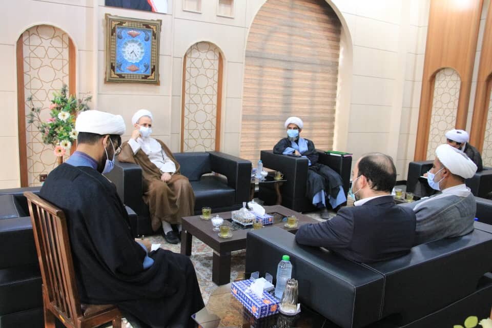 نشست آیت‌الله اعرافی با استاندار هرمزگان