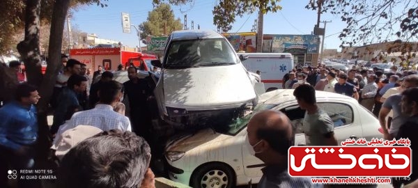 پرواز ۴۰۵ بر روی ۳ خودرو در میدان آیت‌الله صدر رفسنجان