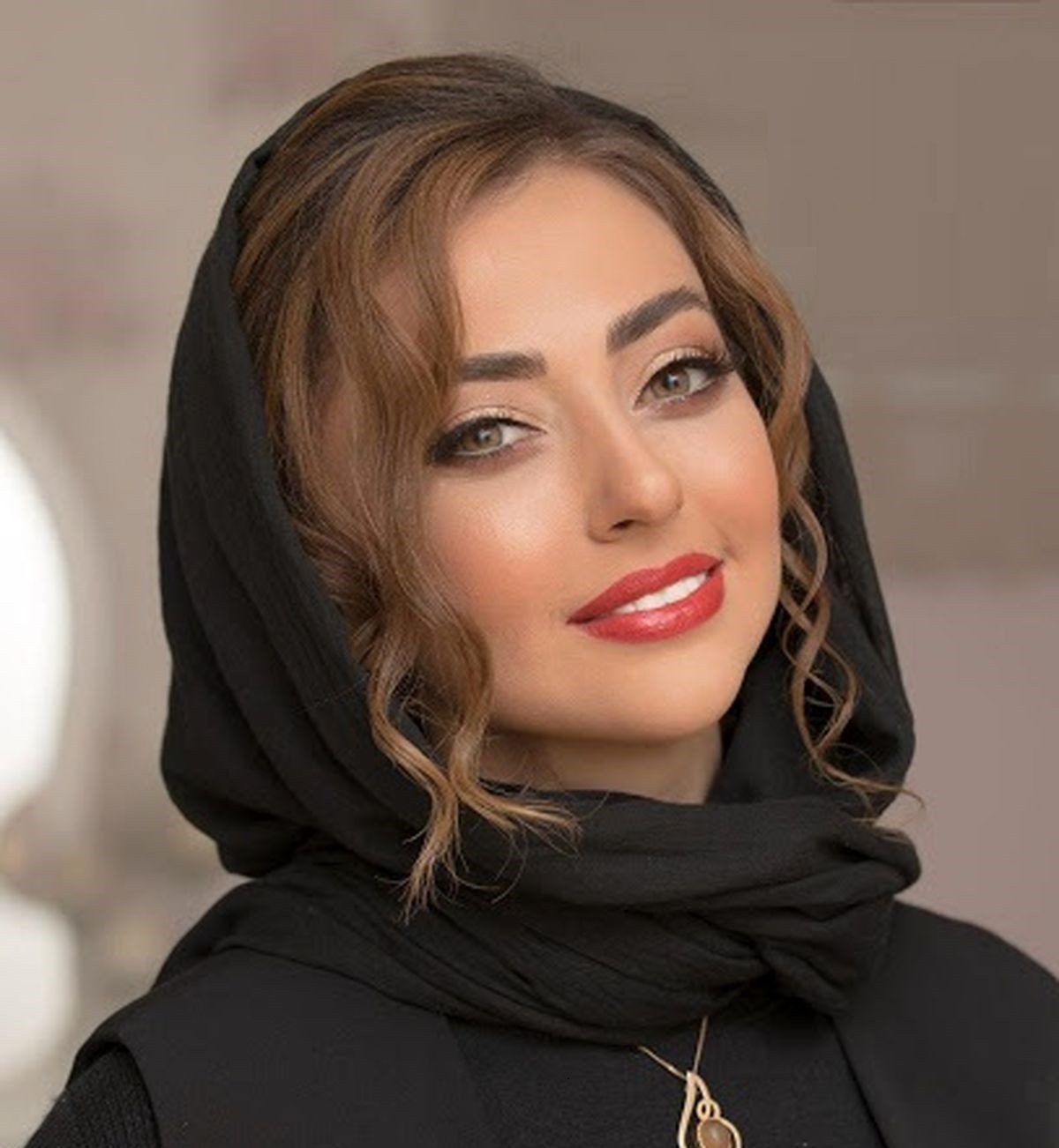 چهره‌ها/ قاب دو نفره  نفیسه روشن با برادر ته تغاریش