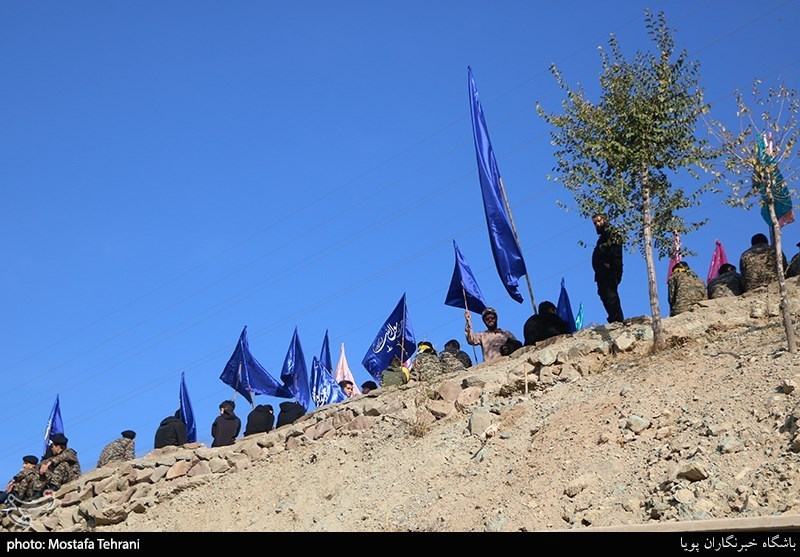 کوهپیمایی ۳۰۰۰ نفری بسیجیان تهران