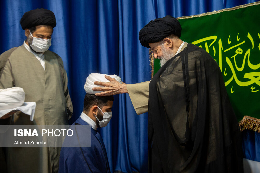 مراسم عمامه گذاری طلاب در روز میلاد پیامبر گرامی اسلام
