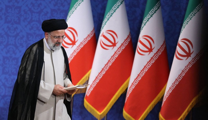 چهره اصولگرا: همه اعضای نظام باید به رئیسی کمک کنند