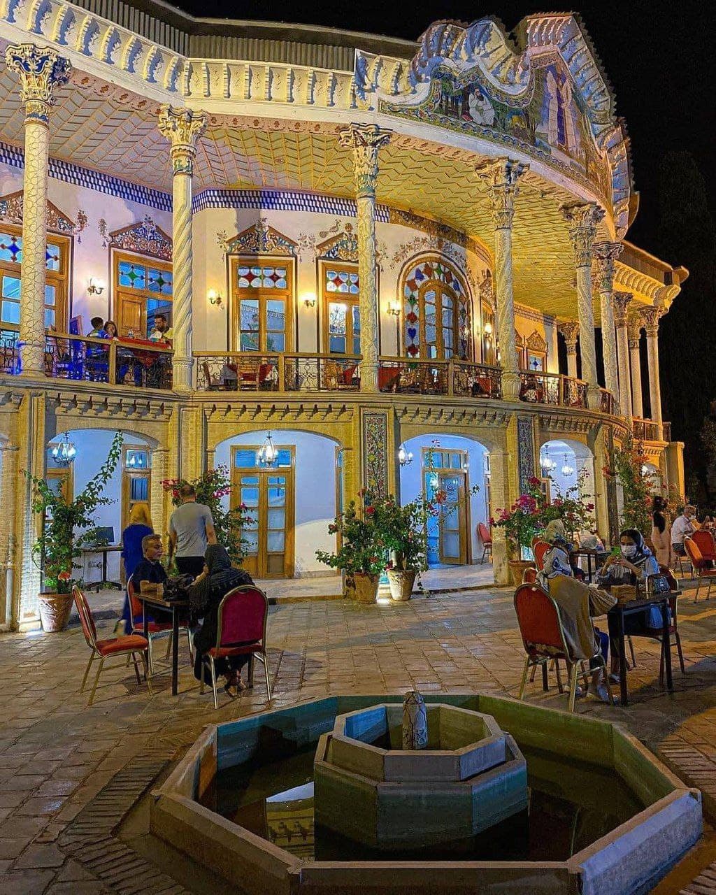 عمارت زیبای شاپوری در شیراز