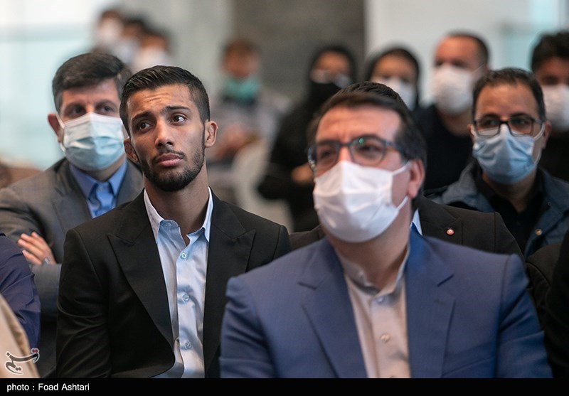 عکس/ گفتگوی مدال آور المپیکی با زاکانی در مراسم تجلیل