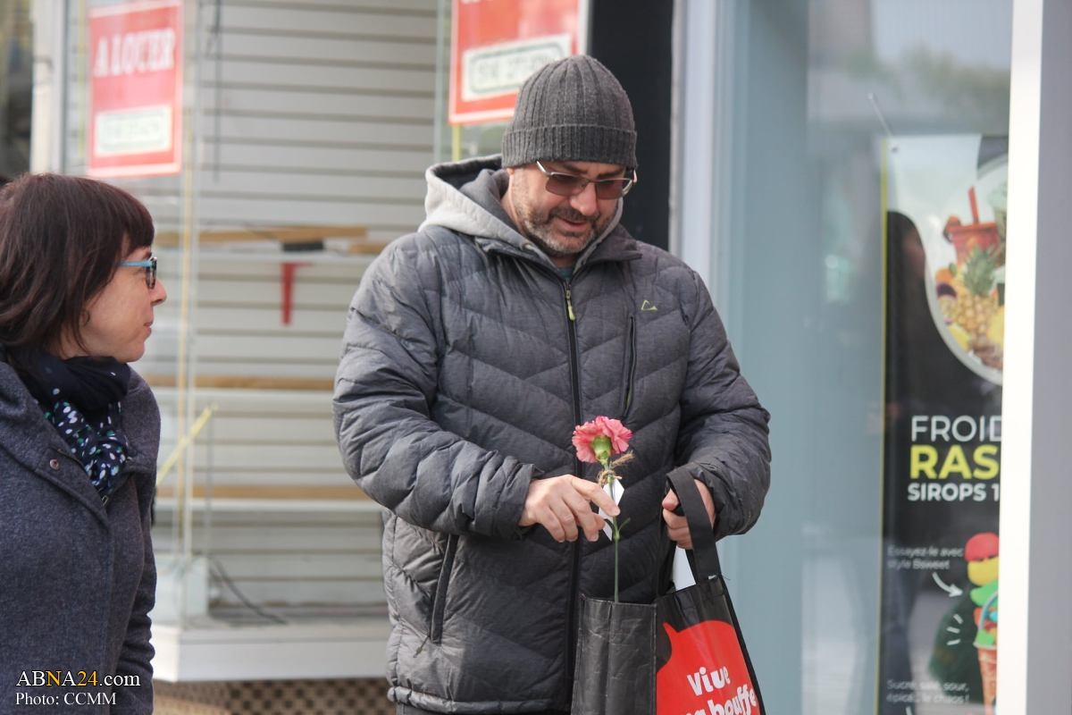 اهدای گل به مناسبت میلاد حضرت محمد(ص) در کانادا 