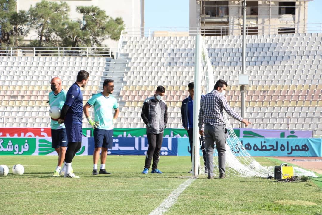 جوشکاری تیرکِ حافظیه یک ساعت قبل بازی!