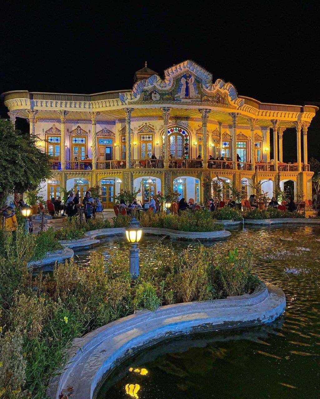 عمارت زیبای شاپوری در شیراز