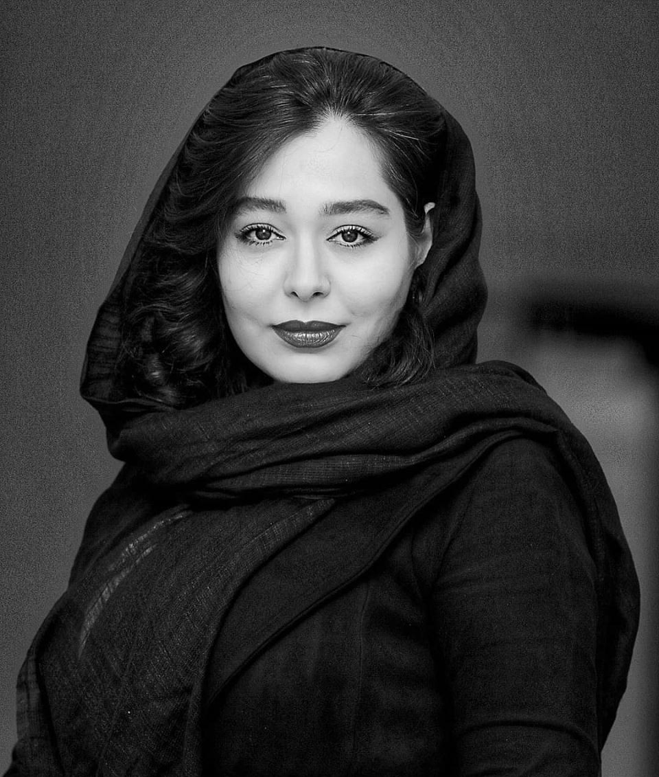 چهره‌ها/ خواب سانیا سالاری روی برگ های پاییزی یک باغ