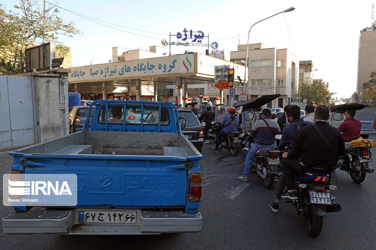 عکس/ بازگشت پمپ‌بنزین‌ها به شبکه توزیع