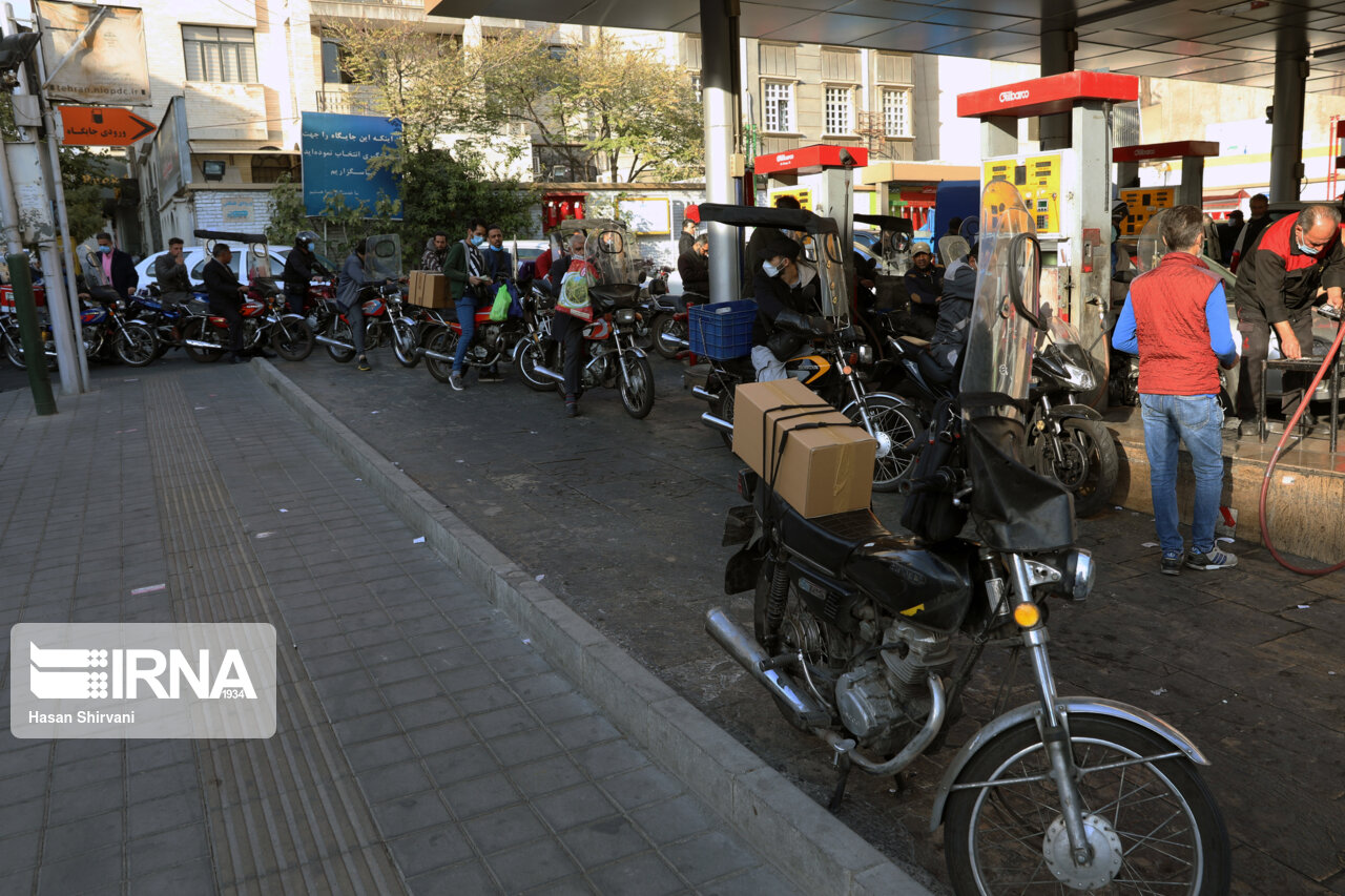 عکس/ بازگشت پمپ‌بنزین‌ها به شبکه توزیع