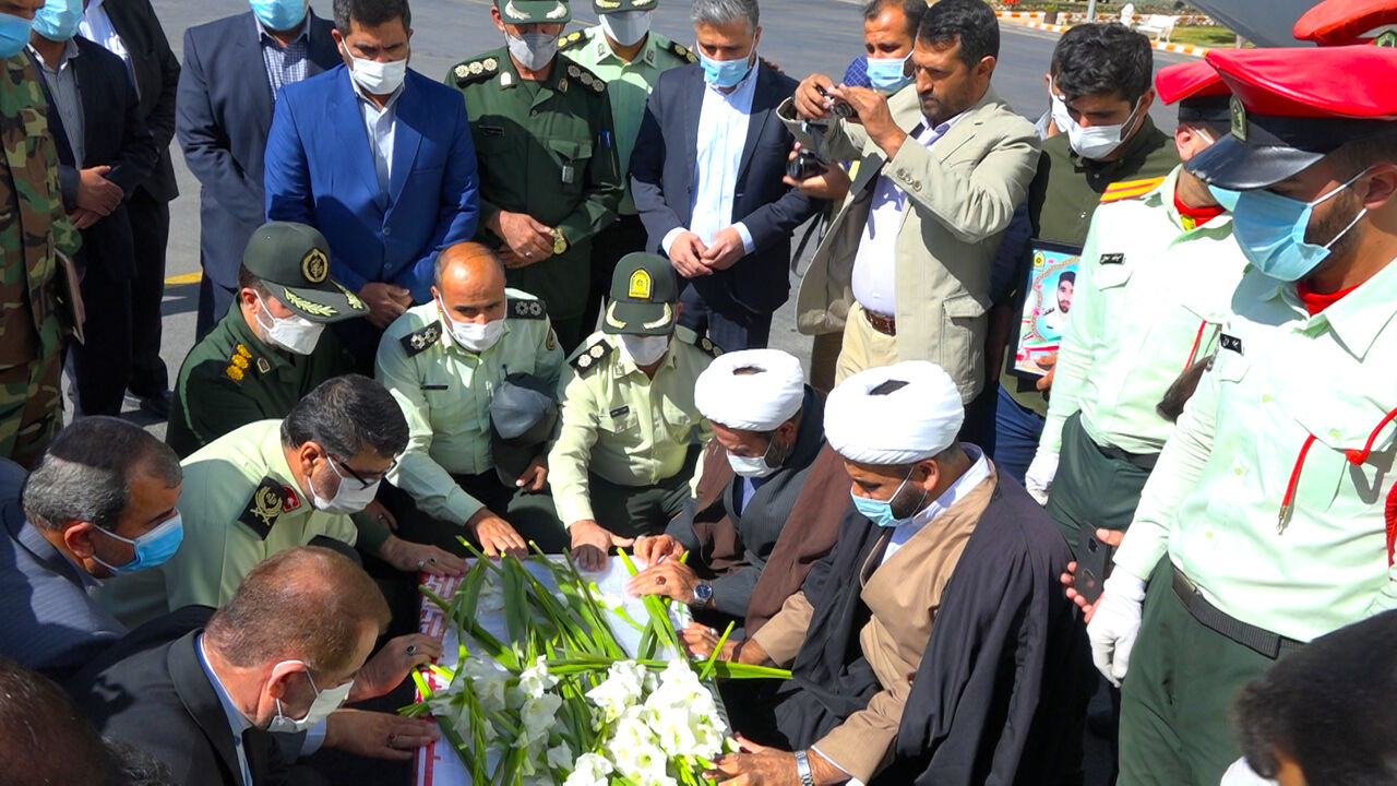 استقبال از پیکر شهید نوروز در فرودگاه یاسوج