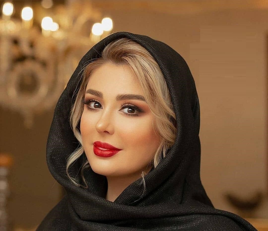 چهره ها/ سلفی بدون آرایش نیوشا ضیغمی در اتاق گریم