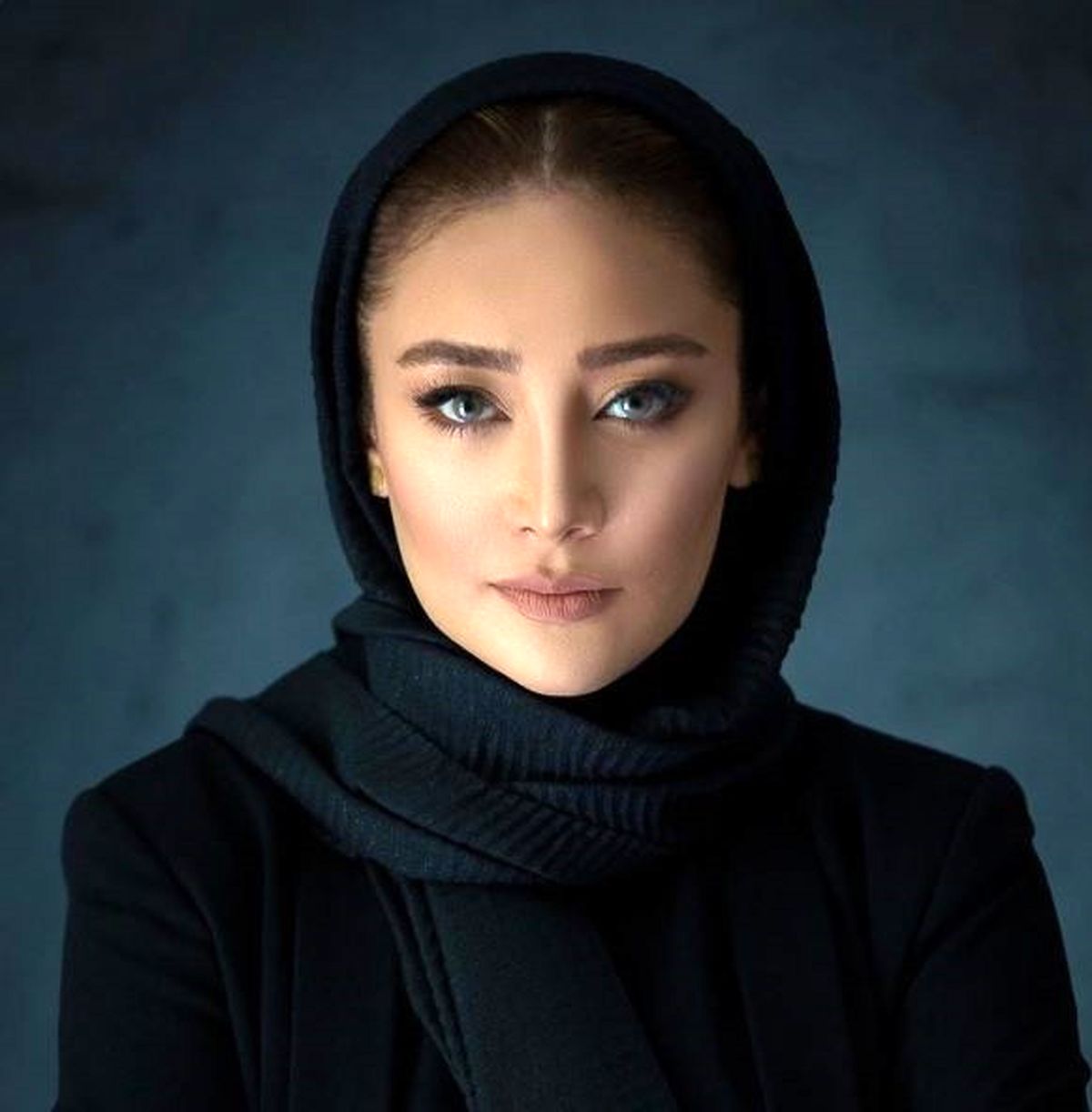 چهره‌ها/ استایل مافیایی شیک بهاره افشاری