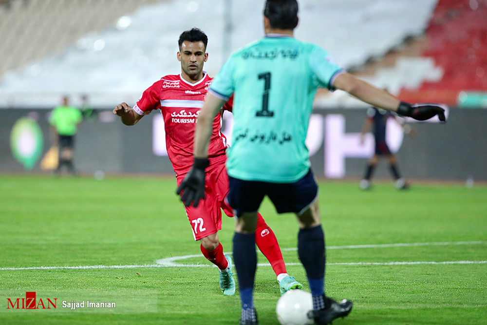 دیدار تیم‌های پرسپولیس و نساجی در هفته دوم لیگ برتر فوتبال