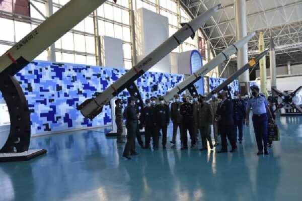 هیئت پاکستانی از نمایشگاه دستاوردهای هوا فضای سپاه بازدید کرد