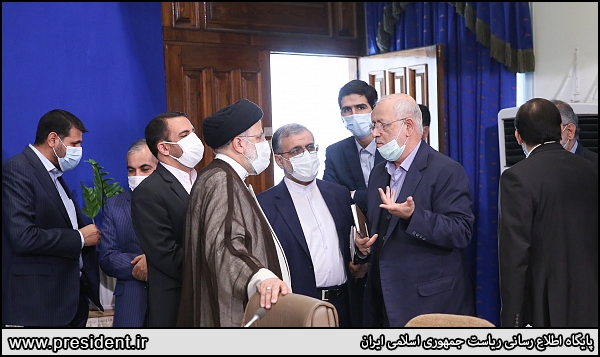 عکس/ حلقه نمایندگان تهران به دور رئیسی