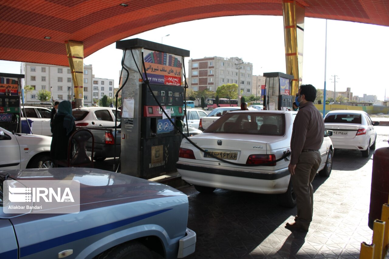 ٩ جایگاه استان سمنان بنزین را با نرخ دولتی عرضه میکنند