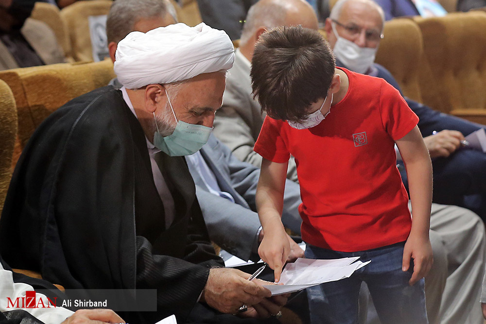 عکس/ نامه های بچه های خوزستانی به رئیس قوه قضاییه