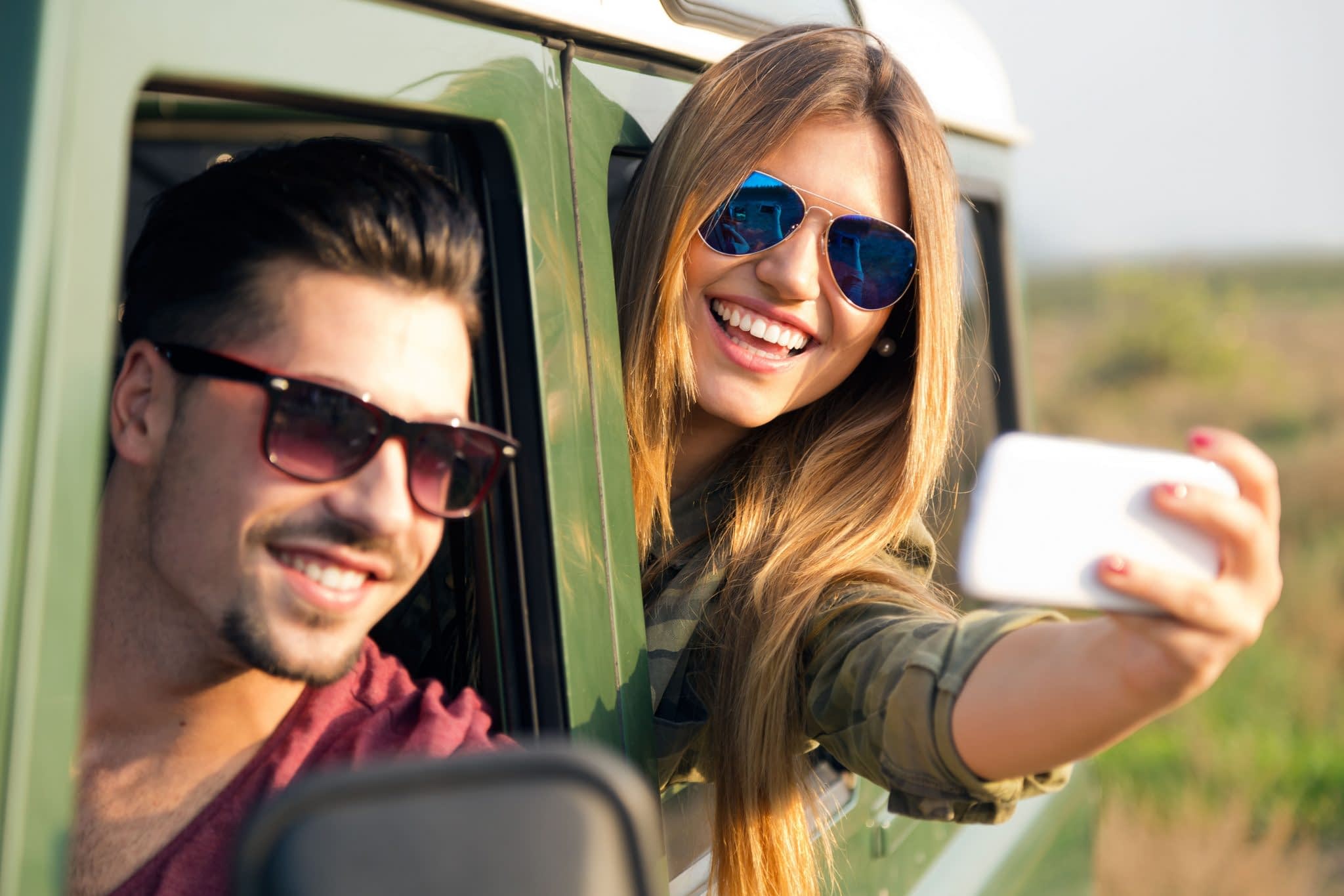 چرا در عکسهای سلفی، زشت هستیم؟