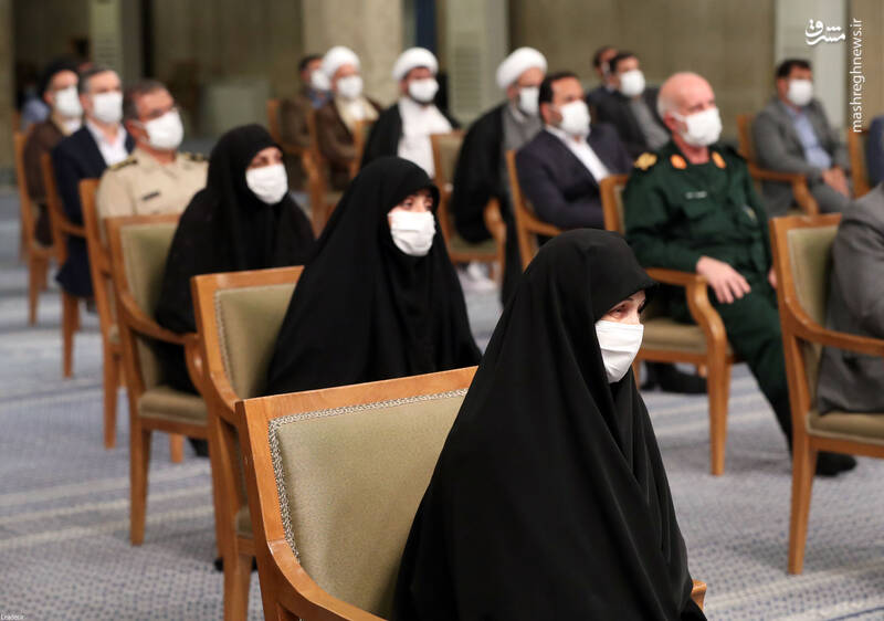 عکس/ دیدار دست‌اندرکاران کنگره شهدای استان زنجان با رهبر انقلاب