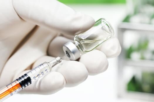 مجوز مصرف اضطراری واکسن رازی و فخرا صادر شد
