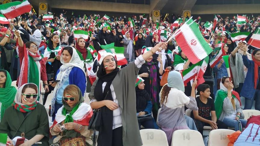 مجلس انقلابی و ورود زنان به ورزشگاه