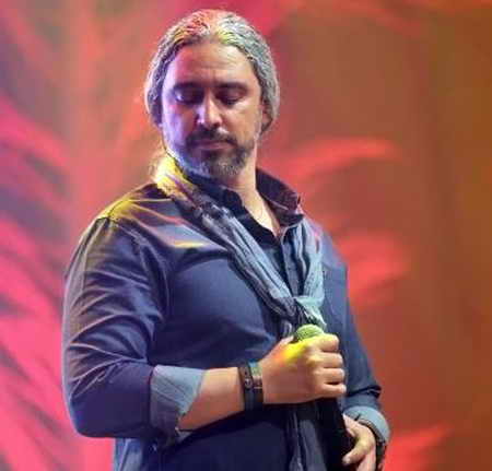«هوای شیراز» را از مازیار فلاحی گوش دهید