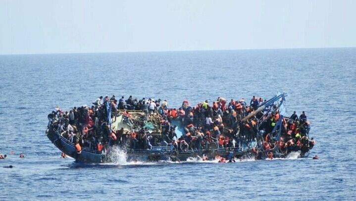 نیروی دریایی تونس حدود ۵۰۰ مهاجر را نجات داد