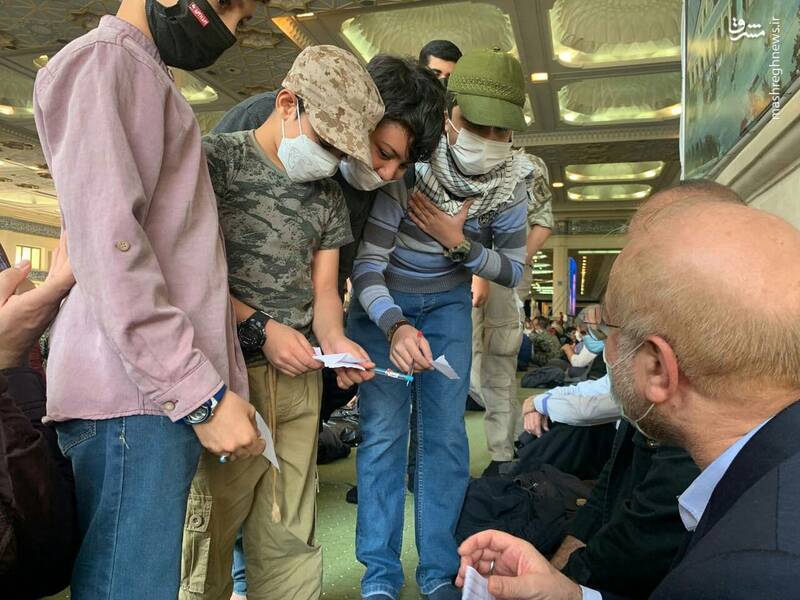 گفت‌وگوی صمیمانه قالیباف با مردم در نماز جمعه تهران