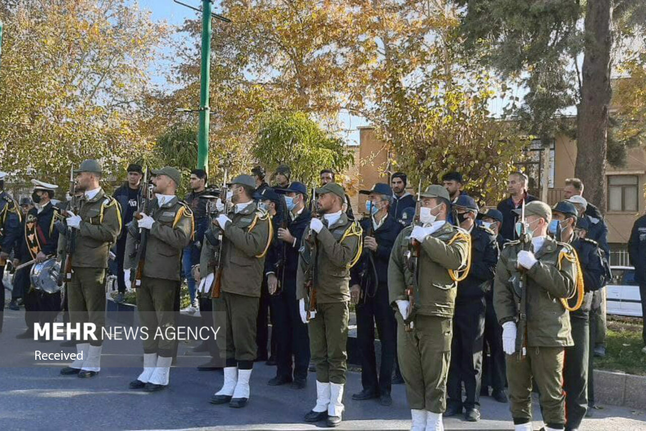 تشییع باشکوه پیکر مطهر شهید «مهدی رفیعی» در نهاوند