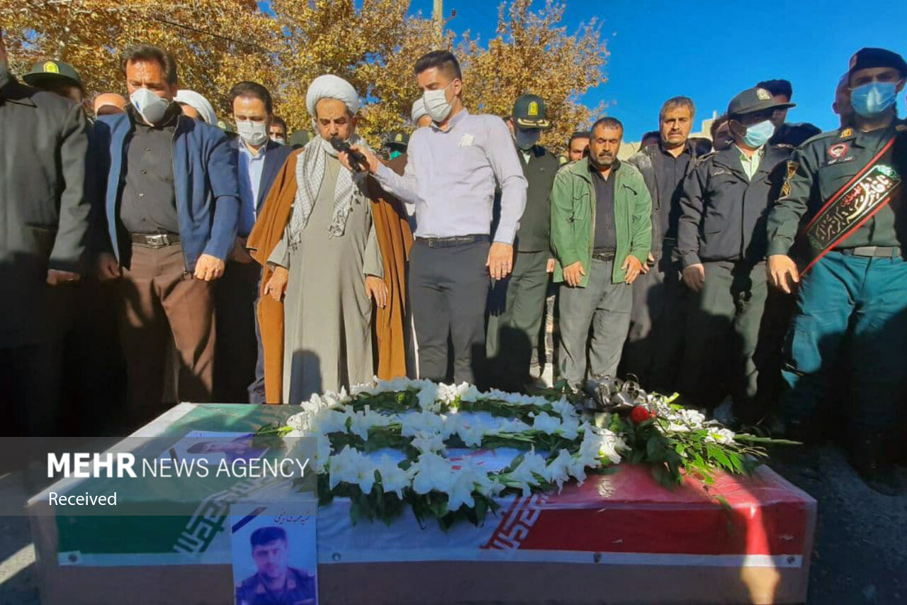 تشییع باشکوه پیکر مطهر شهید «مهدی رفیعی» در نهاوند