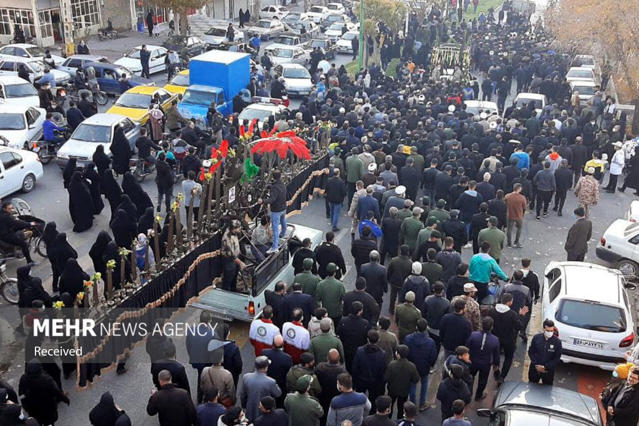 تشییع باشکوه پیکر مطهر شهید «مهدی رفیعی» در نهاوند