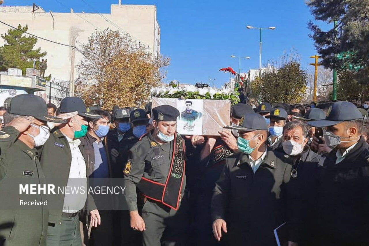 تشییع باشکوه پیکر مطهر شهید «مهدی رفیعی» در نهاوند