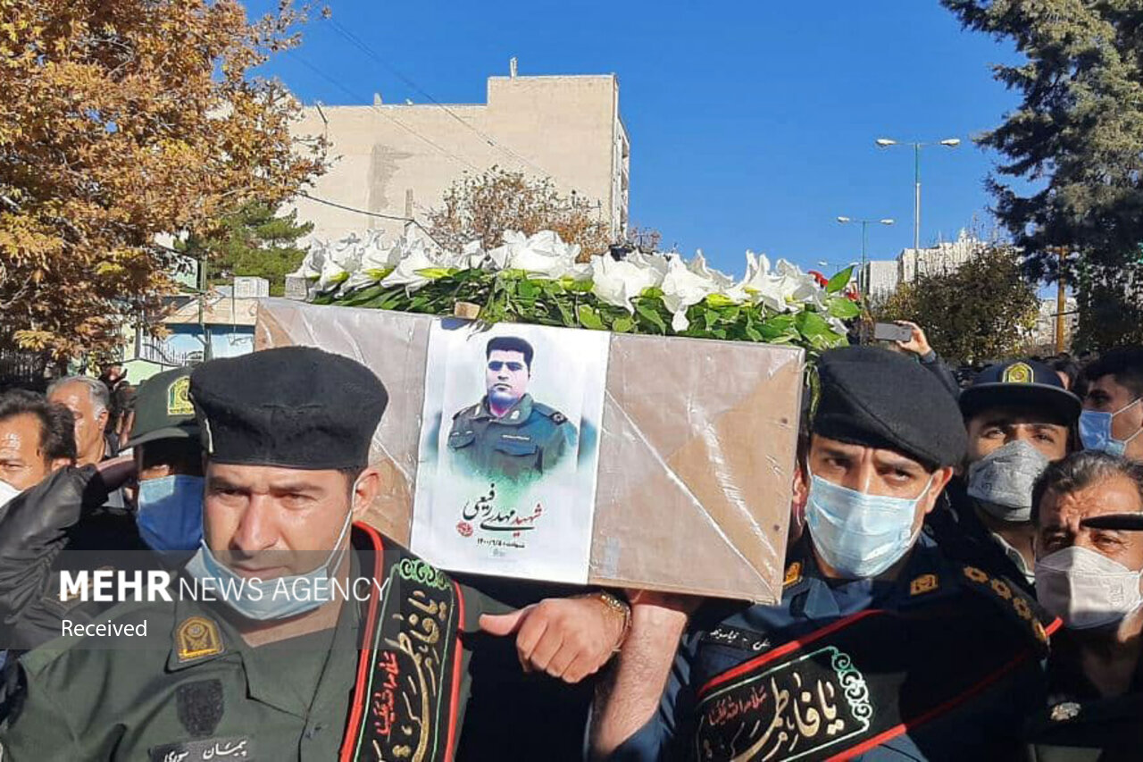 تشییع باشکوه پیکر مطهر شهید «مهدی رفیعی» در نهاوند