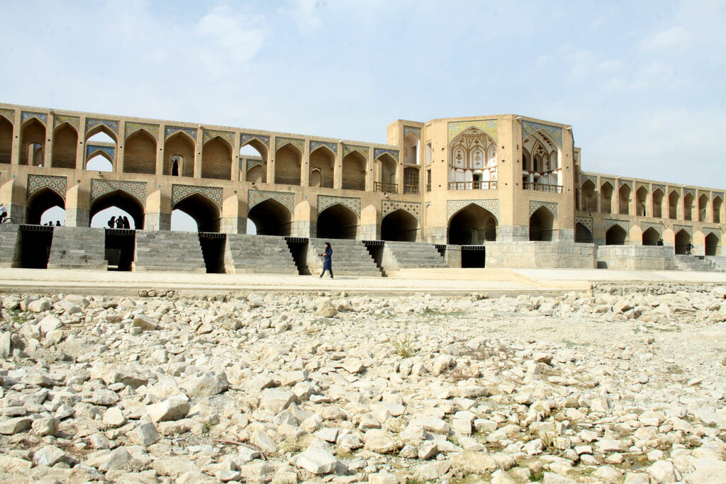 میراث فرهنگی: پل‌های تاریخی اصفهان در جریان اعتراض‌ها آسیب ندید