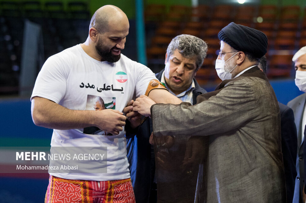 تصاویر منتخب آبان ماه؛ بیمار پروانه ای روی میز عدالت!
