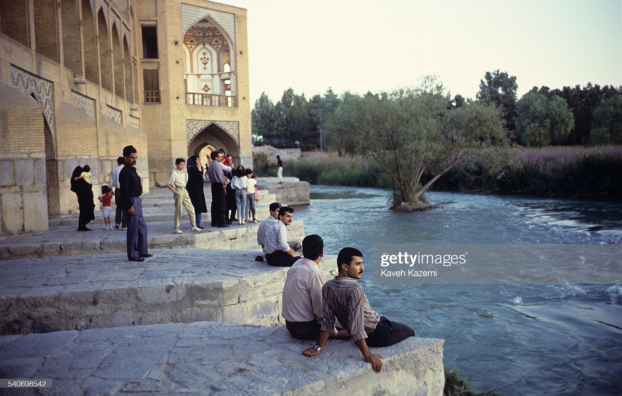 پل خواجوی اصفهان در سال ۱۳۷۱