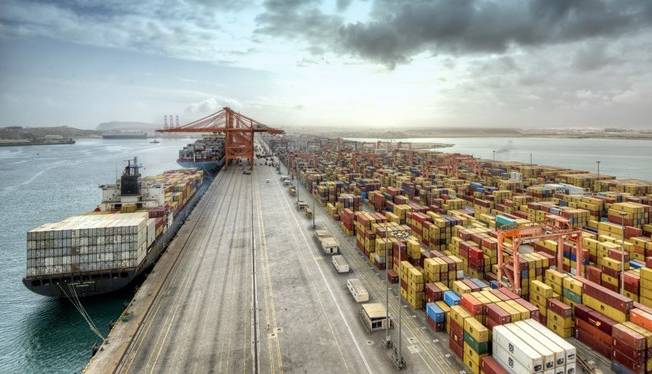 تلاش عمان برای گرفتن جای دُبی در حمل و نقل دریایی جهانی