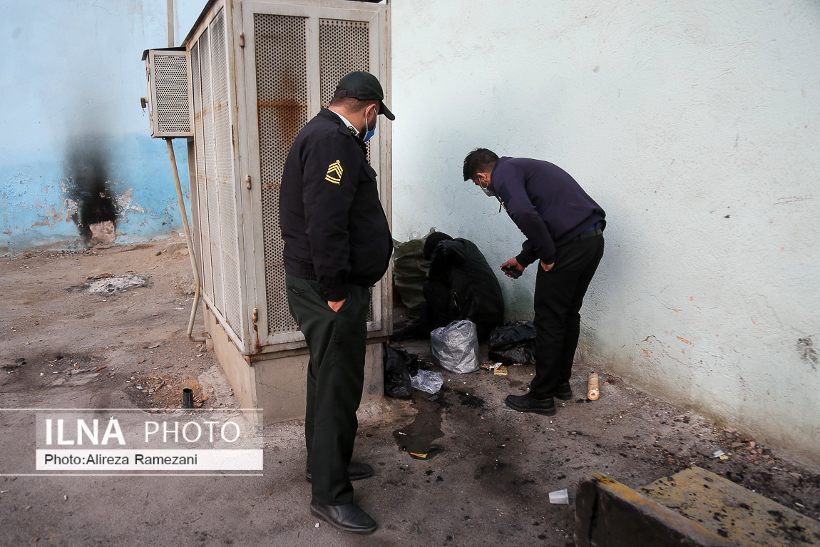عکس/ عملیات جمع آوری افراد بی سرپناه و کارتن خواب ها توسط گشت شهرداری