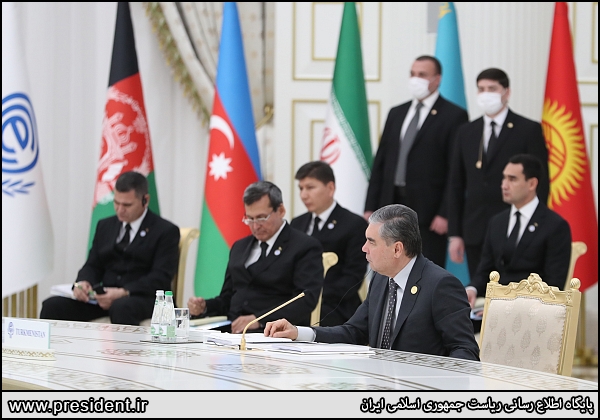 عکس/ سخنرانی آیت الله رئیسی در اجلاس سران اکو