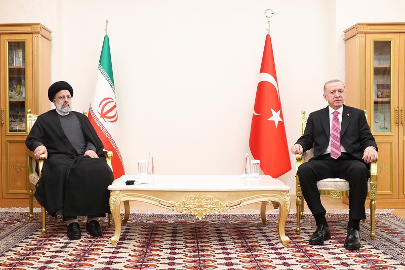رئیسی در دیدار با اردوغان: باید با نزدیکی هر چه بیشتر روابط، دشمنان مشترک خود را ناامید کنیم