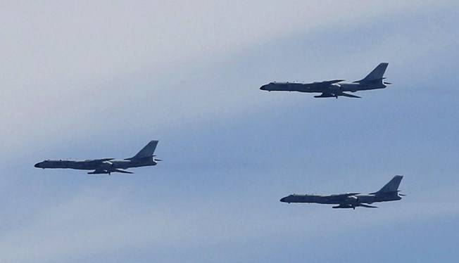 تایوان: 27 هواپیمای چینی وارد حریم هوایی ما شدند