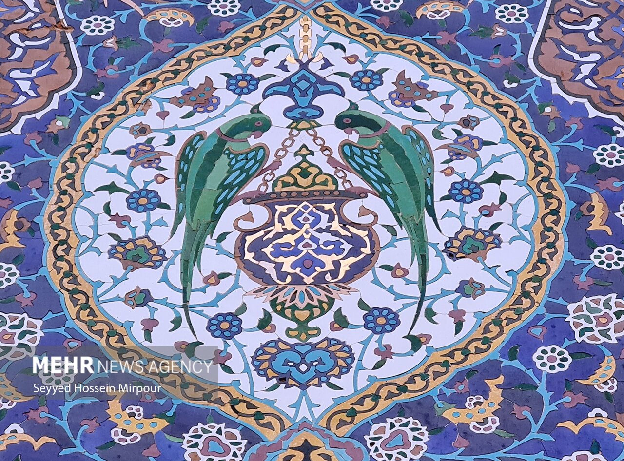 رنگ ها و نقش هایی که بهشت را تداعی می کنند