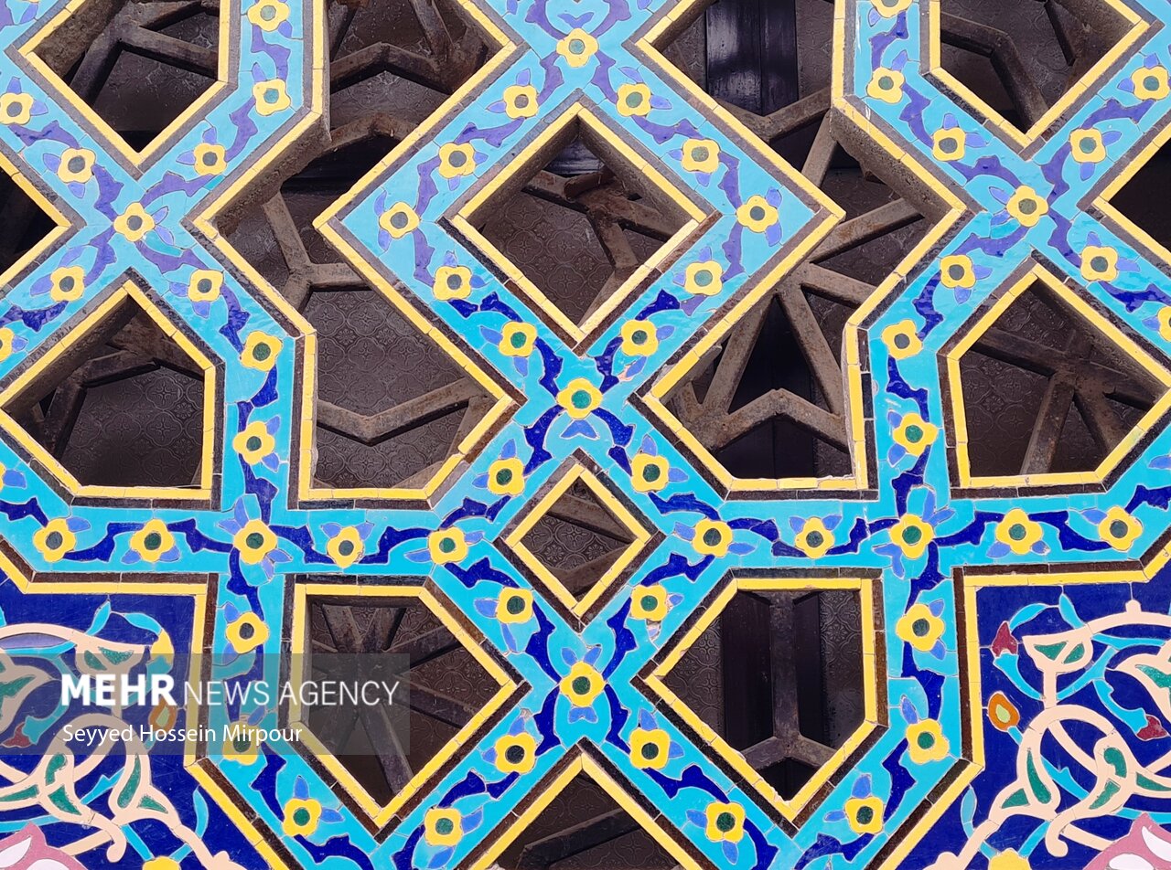 رنگ ها و نقش هایی که بهشت را تداعی می کنند