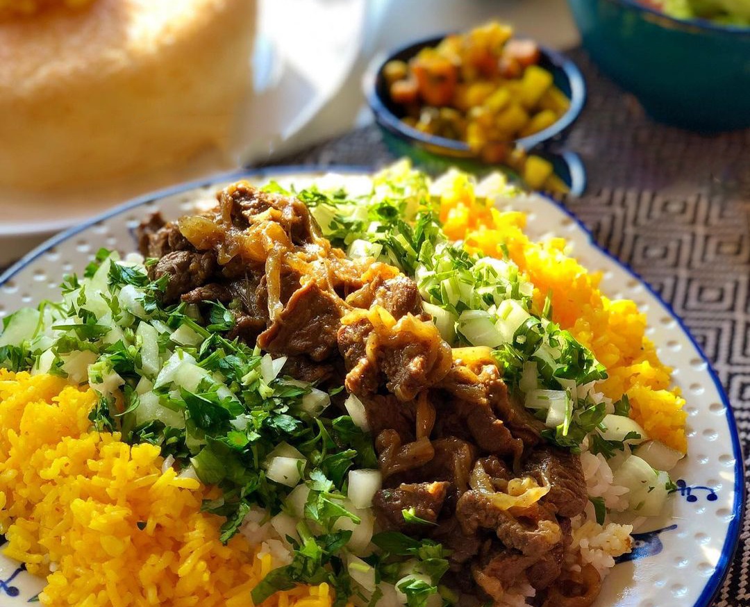 غذای ملل/ پلوی محبوب ترکیه ای ها با گوشت و جعفری